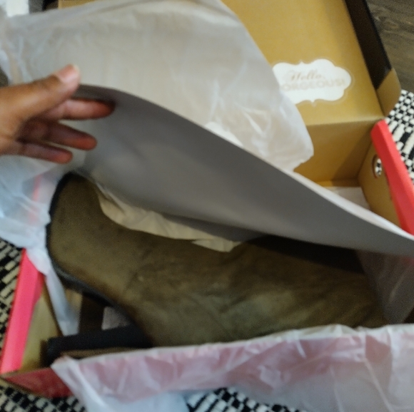 Over the knee boots - Picture 2 of 3